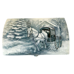 cutie pictata manual cu peisaj de iarna